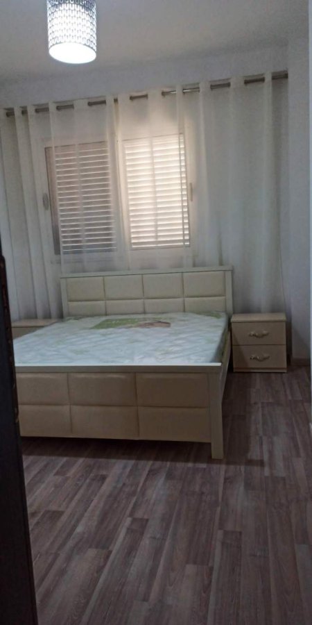 Tirane, jepet me qera apartament 2+1+A+BLK Kati 2, 105 m² 400 Euro (Rruga e Zallit)