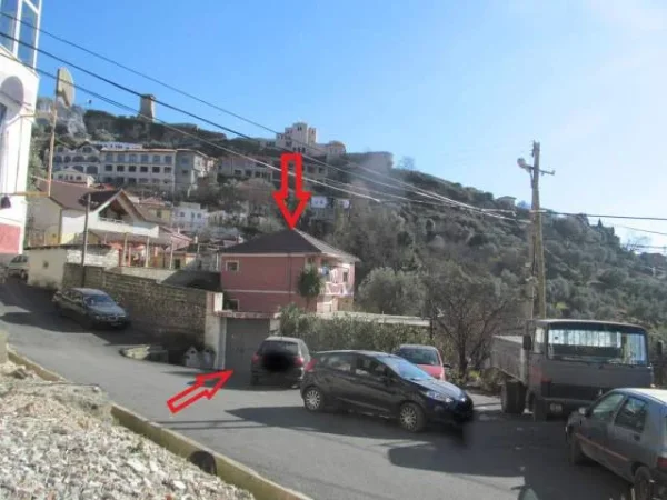 Kruje, Shitet Truall dhe Ndertese dy kateshe, Cmimi Fillestar 3.920.000 Leke (Lagjia nr. 3)