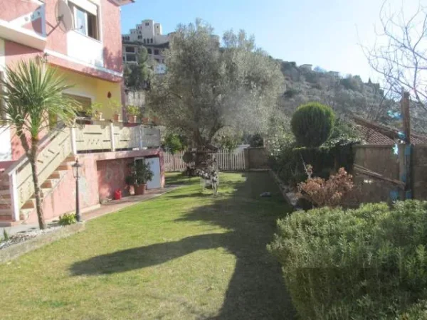 Kruje, Shitet Truall dhe Ndertese dy kateshe, Cmimi Fillestar 3.920.000 Leke (Lagjia nr. 3)