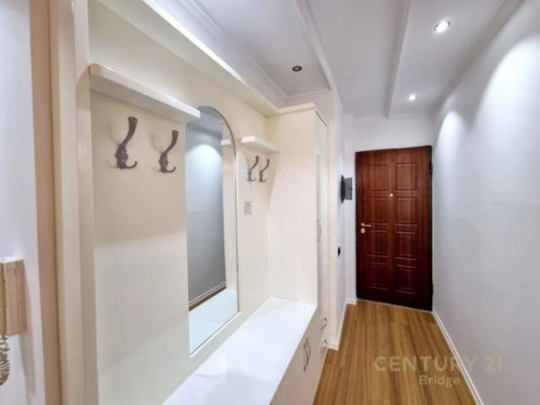 Tirane, jepet me qera apartament 2+1+BLK Kati 4, 115 m² 1.100 Euro (Blloku)