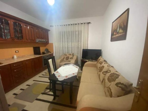 Tirane, jepet me qera apartament duplex 3+1+BLK Kati 2, 120 m² 350 Euro (rruga Adush Gjergjvica)