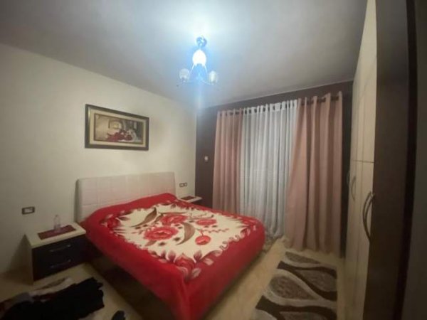 Tirane, jepet me qera apartament duplex 3+1+BLK Kati 2, 120 m² 350 Euro (rruga Adush Gjergjvica)