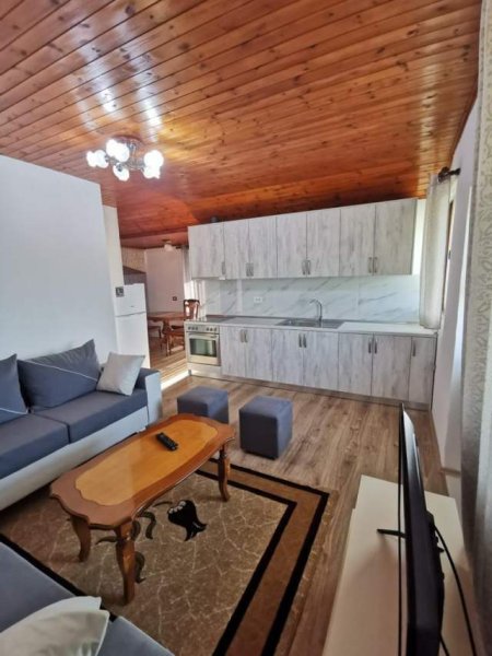 Tirane, jepet me qera shtepi 1+1 Kati 3, 350 Euro
