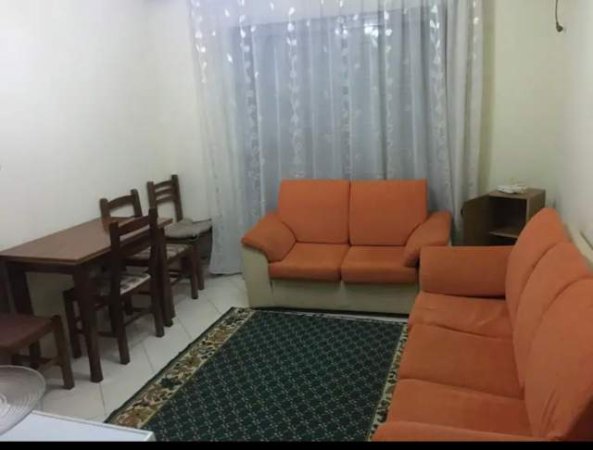 Tirane, jepet me qera apartament 1+1 Kati 4, 50 m² 35.000 Leke (Prokuroria)
