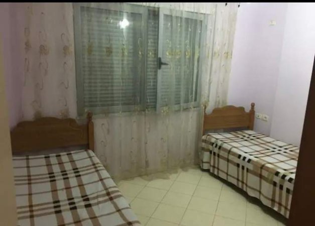 Tirane, jepet me qera apartament 1+1+BLK Kati 2, 50 m² 35.000 Leke (rruga Haxhi Hysen Dalliu)