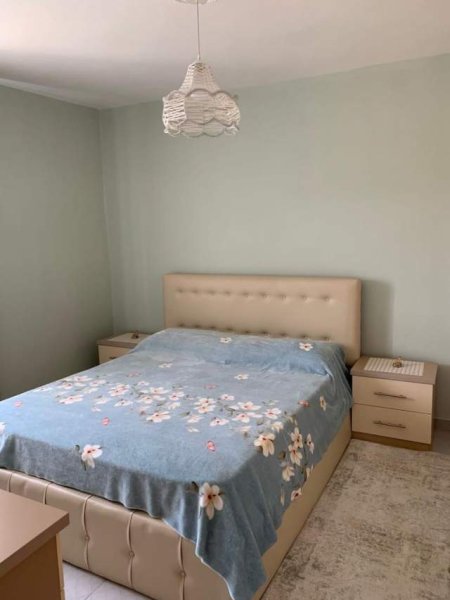 Tirane, jepet me qera apartament 1+1 Kati 5, 59 m² 300 Euro (Varri i Bamit)