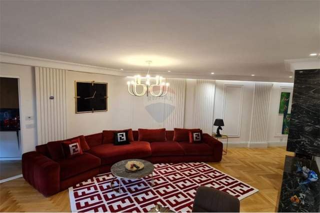 Tirane, jepet me qera apartament 2+1 Kati 2, 150 m² 2.000 Euro (kopshti botaik)