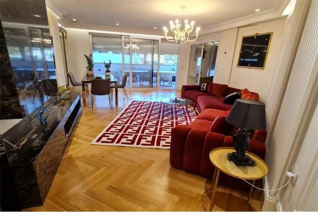 Tirane, jepet me qera apartament 2+1 Kati 2, 150 m² 2.000 Euro (kopshti botaik)