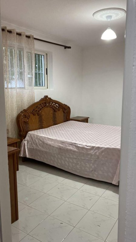 Tirane, jepet me qera apartament 1+1 Kati 1, 52 m² 33.000 Leke (Shkolla e Bashkuar)