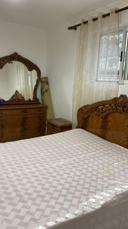 Tirane, jepet me qera apartament 1+1 Kati 1, 60 m² 30.000 Leke (Shkolla Bashkuar)