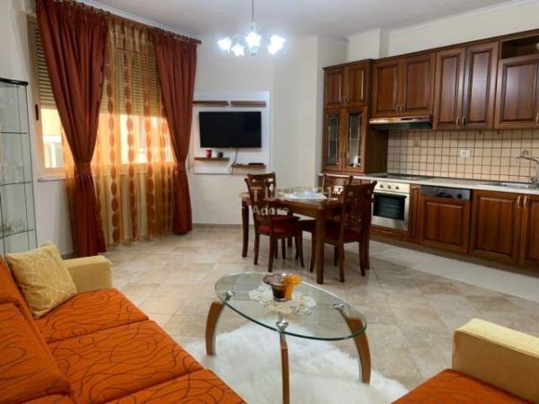 Tirane, jepet me qera apartament 2+1+BLK Kati 11, 104 m² 700  (Rruga e Dibres)