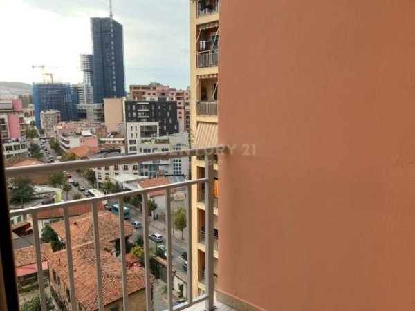 Tirane, jepet me qera apartament 2+1+BLK Kati 11, 104 m² 700  (Rruga e Dibres)