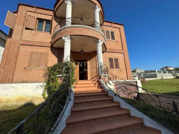 Tirane, jepet me qera Vile 3+1+A+BLK Kati 0, 160 m² 800  (Pakuqan)