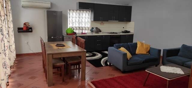 Tirane, jepet me qera apartament duplex 4+1+BLK Kati 3, 300 m² 400 Euro (Restorant Fresku)