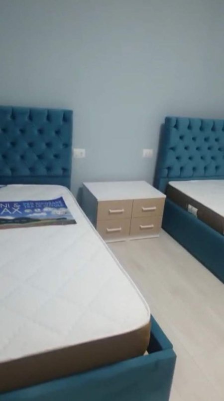 Tirane, jepet me qera apartament 2+1 Kati 10, 100 m² 400 Euro (Kinostudio)