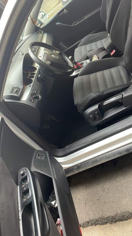 Durres, shitet makine karavan Volkswagen Passat Variant Viti 2008, 4.700 Euro