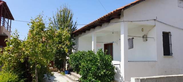 Tirane, shitet shtepi Kati 1, 250 m² 70.000 Euro (Rruga Bavaria)