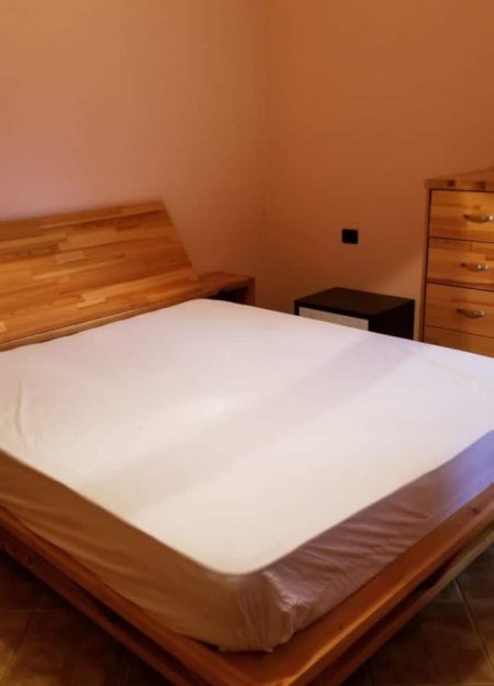 Apartament 2+1 me qira, Rruga e kavajes prane Delijorgjit