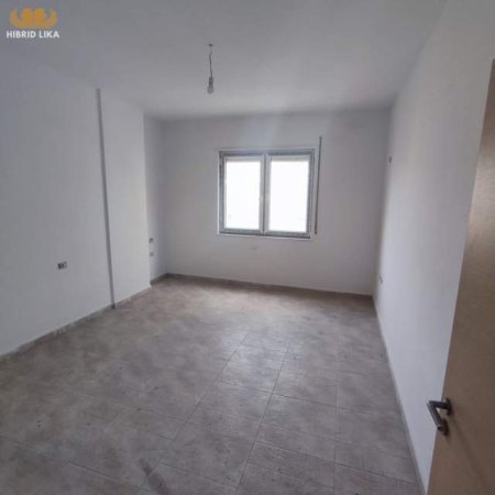 Shkembi Kavajes, shes apartament Kati 4, 90 m² 65.000 Euro (Shkembi i Kavajes)