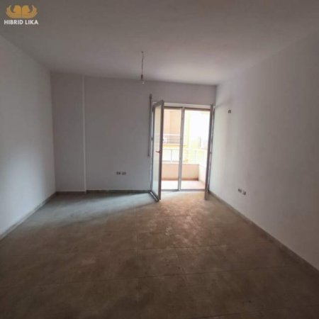 Shkembi Kavajes, shes apartament Kati 4, 90 m² 65.000 Euro (Shkembi i Kavajes)