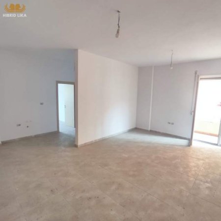 Shkembi Kavajes, shes apartament Kati 4, 90 m² 65.000 Euro (Shkembi i Kavajes)
