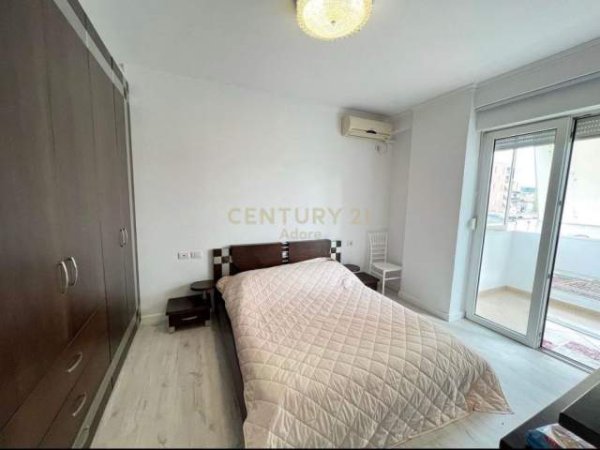 Tirane, jepet me qera apartament 1+1+BLK Kati 5, 62 m² 400 Euro (Prane Maternitetit te Ri ne Brryl)