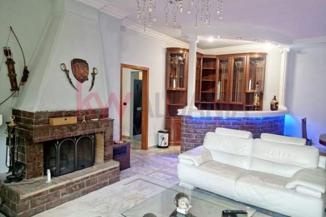 Tirane, jepet me qera apartament 2+1 Kati 4, 122 m² 1.000 Euro (Rruga Nikolla Tupe)