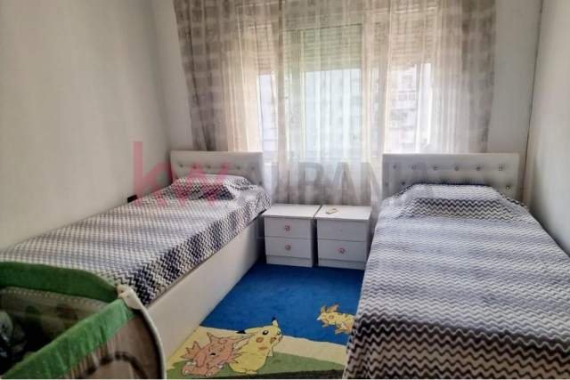 Tirane, jepet me qera apartament 2+1 Kati 4, 122 m² 1.000 Euro (Rruga Nikolla Tupe)