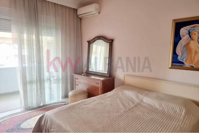 Tirane, jepet me qera apartament 2+1 Kati 4, 122 m² 1.000 Euro (Rruga Nikolla Tupe)