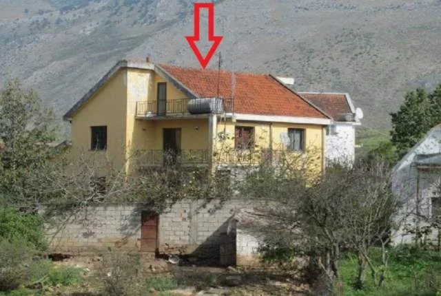 Shkoder, Hot, Malsi e Madhe Shitet Truall 300 m² dhe Ndertese 200 m² me siperfaqe totale 1,900 m², Cmimi Fillestar 2,880,000 Leke
