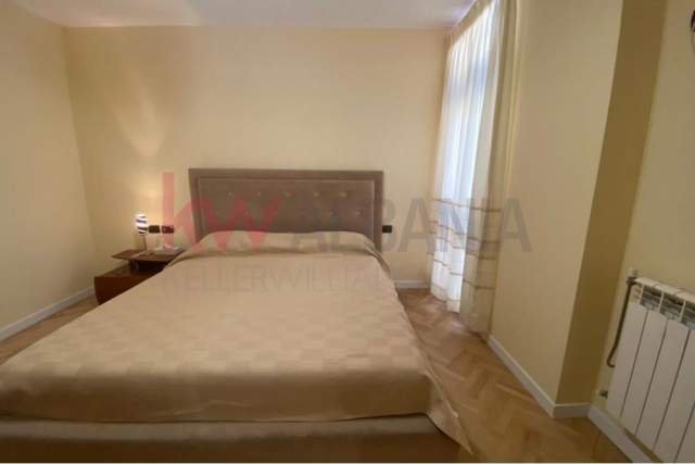 Shqiperi, jepet me qera apartament 2+1 Kati 7, 100 m² 800 Euro (Qender)