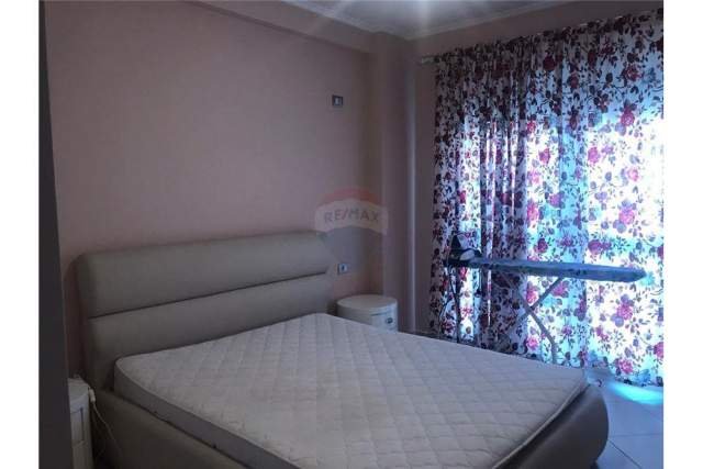 Tirane, jepet me qera apartament 2+1 91 m² 500 Euro (JORDAN MISJA)