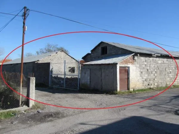 Shkoder, Trush Shitet Truall 200 m² dhe Ndertese 110 m², Cmimi Fillestar 2.688.000 Leke