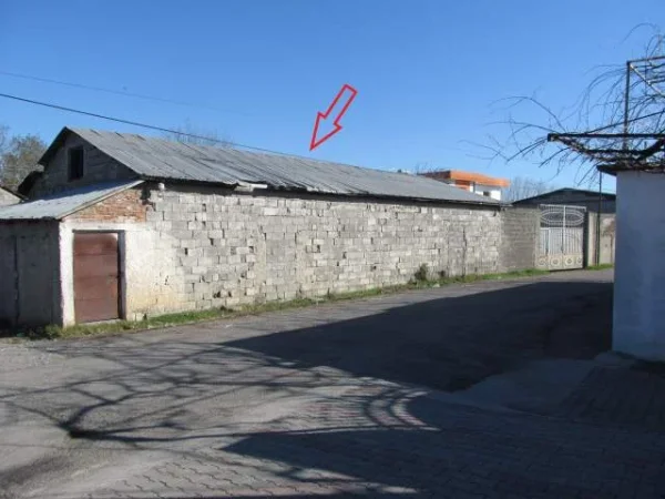 Shkoder, Trush Shitet Truall 200 m² dhe Ndertese 110 m², Cmimi Fillestar 2.688.000 Leke