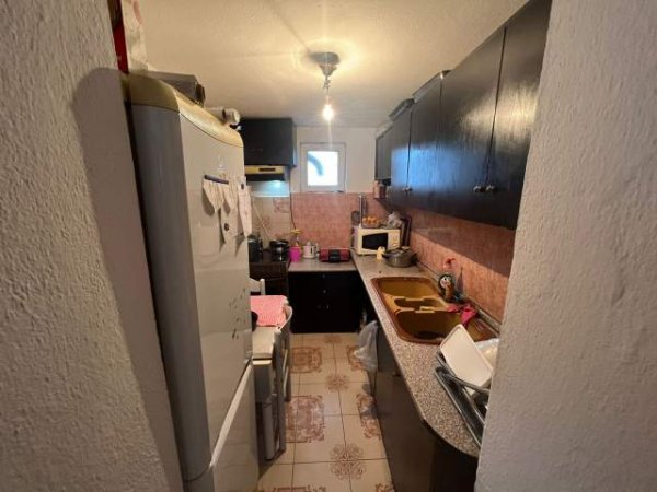 Korce, shitet shtepi 2+1 Kati 2, 138 m² 79.000 Euro (Prane Lagjes 7, Korce)