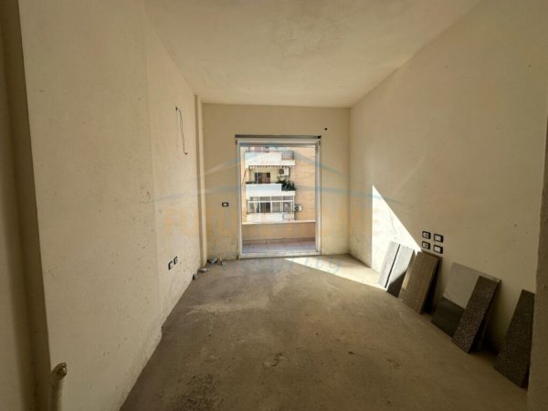 Tirane, shitet apartament 2+1 Kati 5, 106 m² 277.700 € (Qemal Stafa)