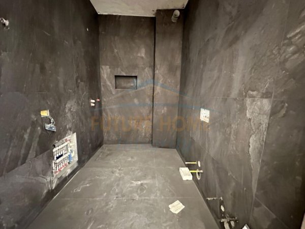 Tirane, shitet apartament 2+1 Kati 5, 106 m² 277.700 € (Qemal Stafa)