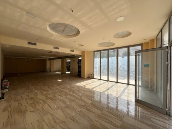 Tirane, jepet me qera ambjent biznesi Kati 0, 170 m² 550 € (Fresk)