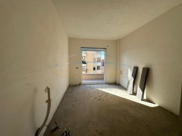 Tirane, shitet apartament 2+1 Kati 5, 106 m² 277.700 € (Qemal Stafa)