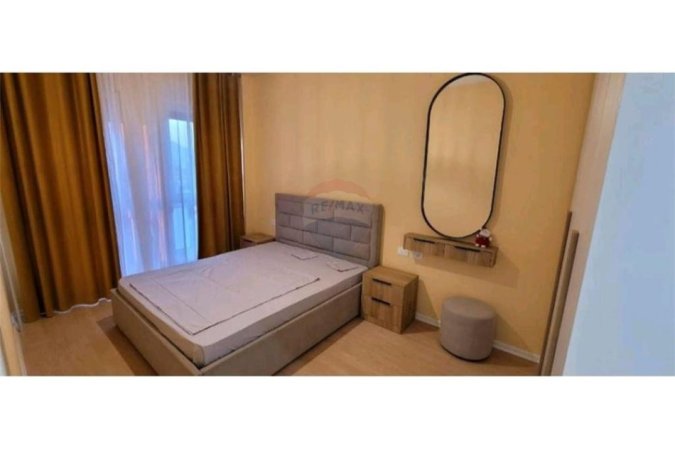 Tirane, jepet me qera apartament 1+1 Kati 8, 56 m² 550 € (21 Dhjetori - Kompleksi Kontakt)
