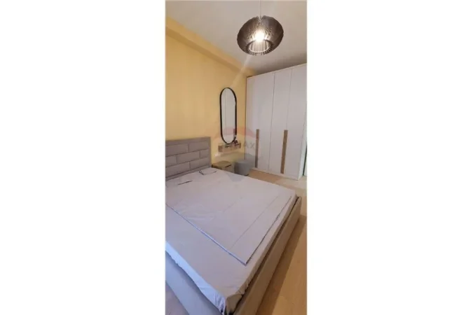 Tirane, jepet me qera apartament 1+1 Kati 8, 56 m² 550 € (21 Dhjetori - Kompleksi Kontakt)