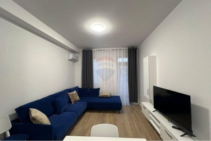 Tirane, jepet me qera apartament 1+1 , 55 m² 650 € (Komuna e Parisit,)