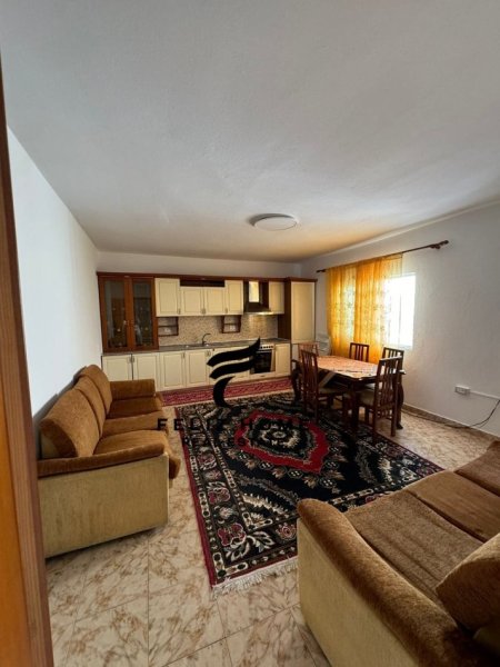 Tirane, jepet me qera apartament 3+1 Kati 2, 120 m² 600 € (QYTET STUDENTI)