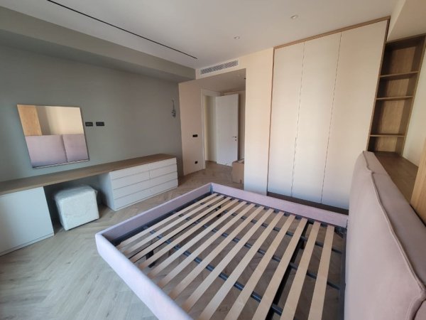 Tirane, jepet me qera apartament 2+1 Kati 5, 115 m² 1.500 € (Kompleksi Delijorgji)
