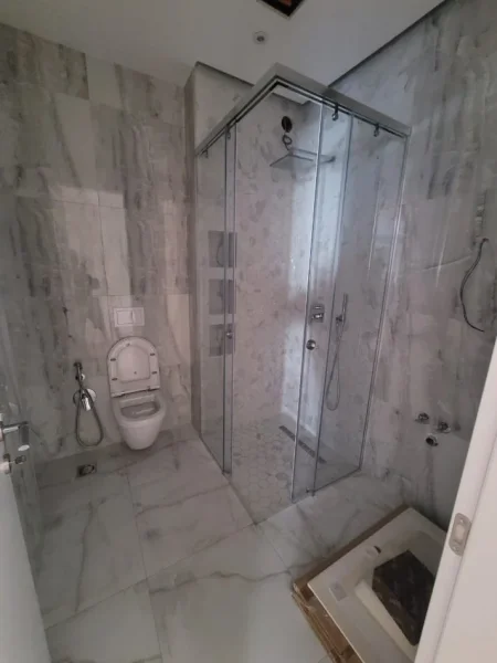 Tirane, jepet me qera apartament 2+1 Kati 5, 115 m² 1.500 € (Kompleksi Delijorgji)