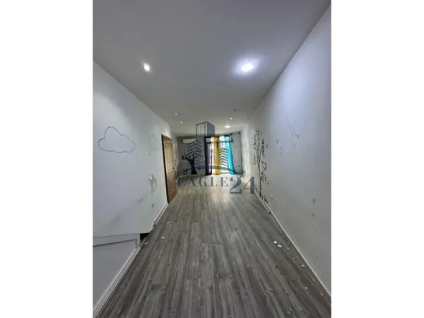 GODINE 3 KATESHE ME QERA PRANE GJIMNAZIT PARTIZANI