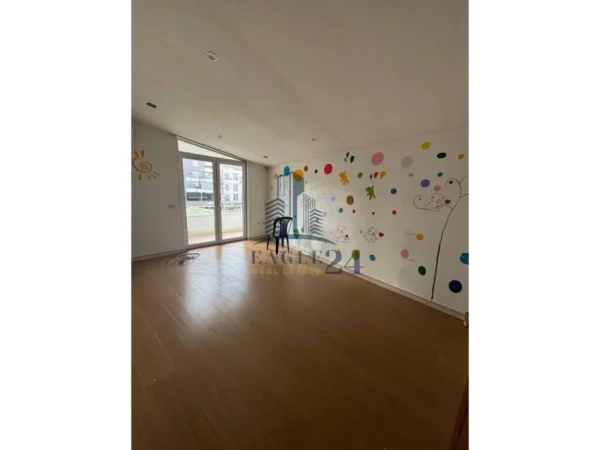 GODINE 3 KATESHE ME QERA PRANE GJIMNAZIT PARTIZANI