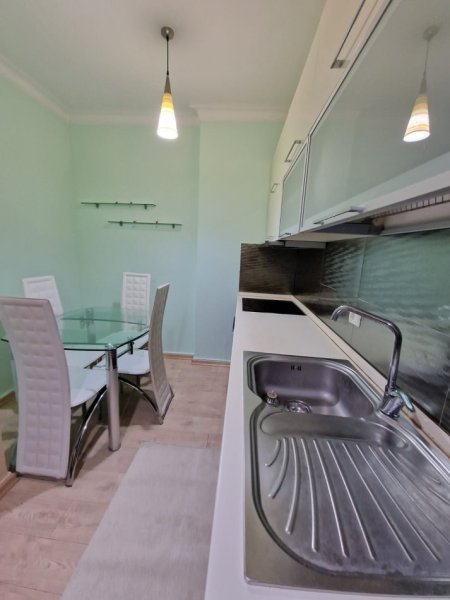 Tirane, jepet me qera apartament 2+1+Ballkon Kati 2, 90 m² 800 € (Bllok , rruga perlat rexhepi)