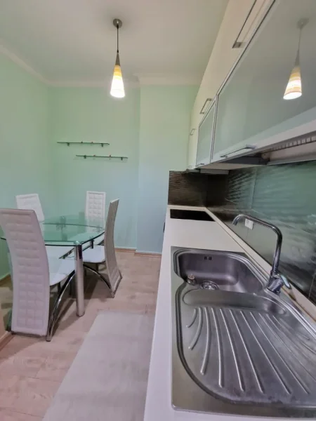 Tirane, jepet me qera apartament 2+1+Ballkon Kati 2, 90 m² 800 € (Bllok , rruga perlat rexhepi)