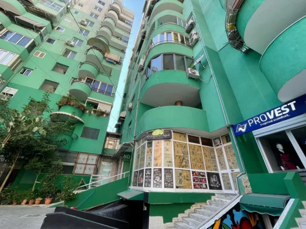 Tirane, shitet ambjent biznesi Kati 0, 88 m² 210.000 € 